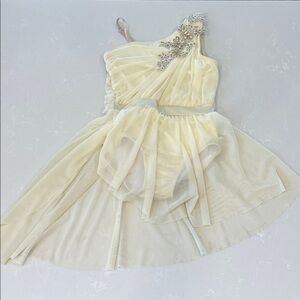 Elegant Weissman Cream One-Shoulder Dress Costume